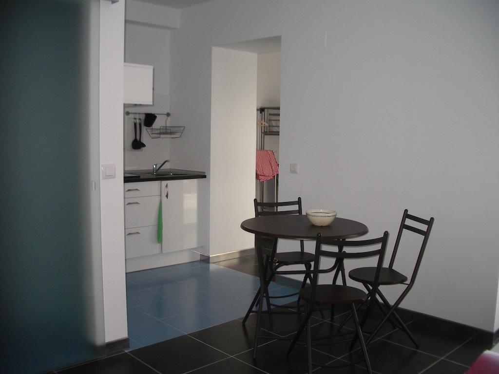 Apartamentos La Fonda Aninon الغرفة الصورة